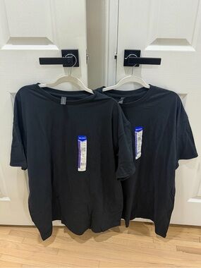 2 Gildan T-Shirts Men Size 2XL